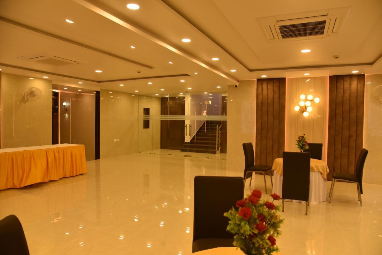 Hotel Nexus L Hotels In Charbagh Lucknow Eksteriør billede