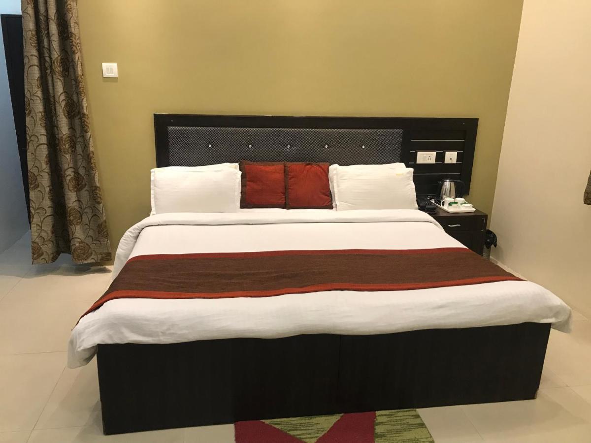 Hotel Nexus L Hotels In Charbagh Lucknow Eksteriør billede